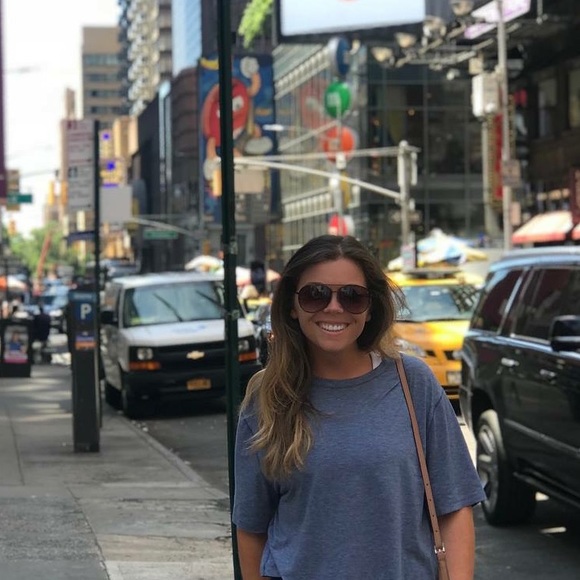 Meet your Posher, Tori - Picture 1 of 1